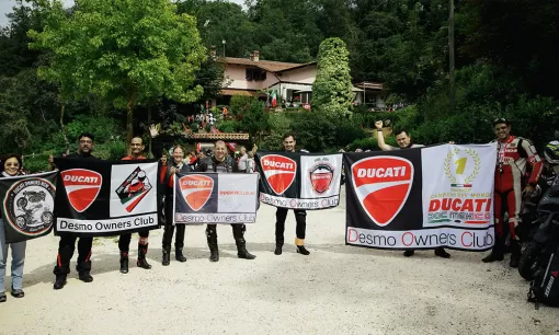 desmo-club-4.jpg