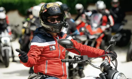 desmo-club-8.jpg