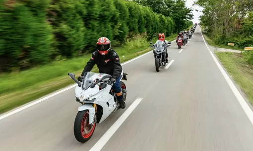 desmo-club-10.jpg