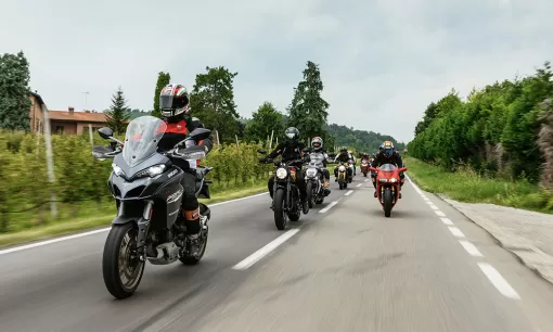 desmo-club-12.jpg