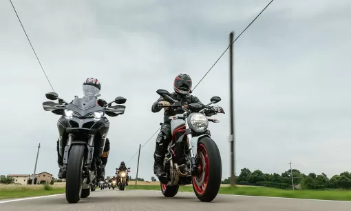 desmo-club-13.jpg
