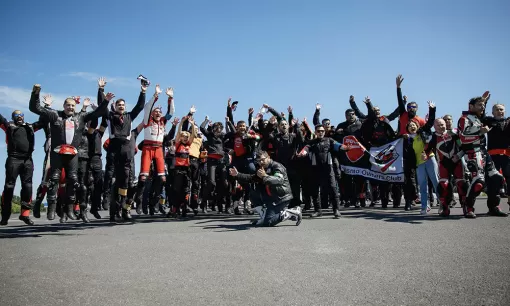 desmo-club-14.jpg